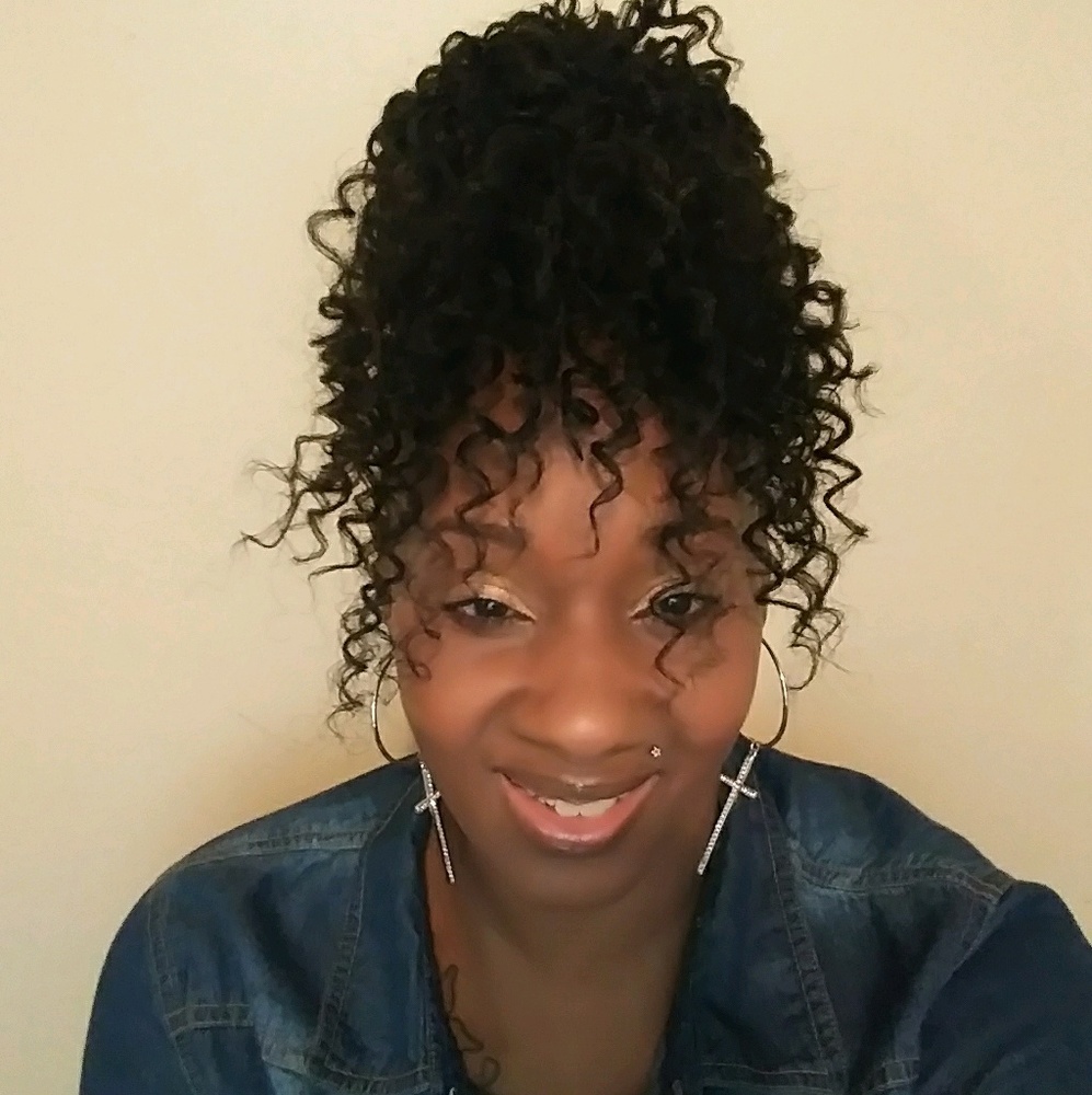 Meet your Posher, Chrystal